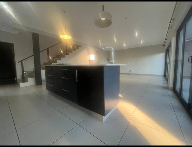 3 BEDROOM HOUSE TO LET IN NEW SALT ROCK CITY